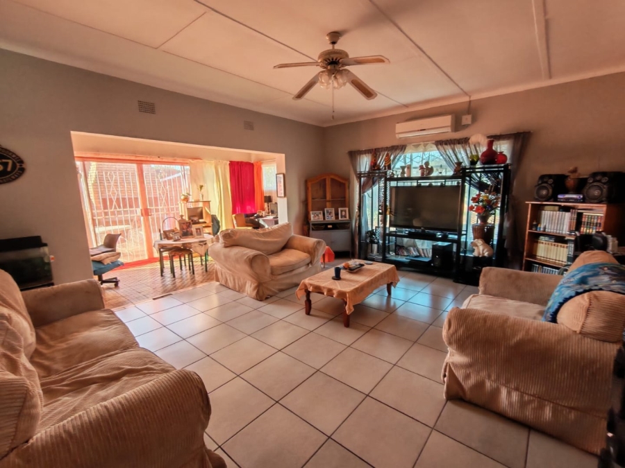3 Bedroom Property for Sale in Rhodesdene Northern Cape
